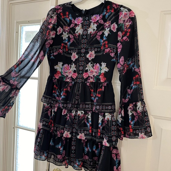 Bebe - Picture 2 of 3